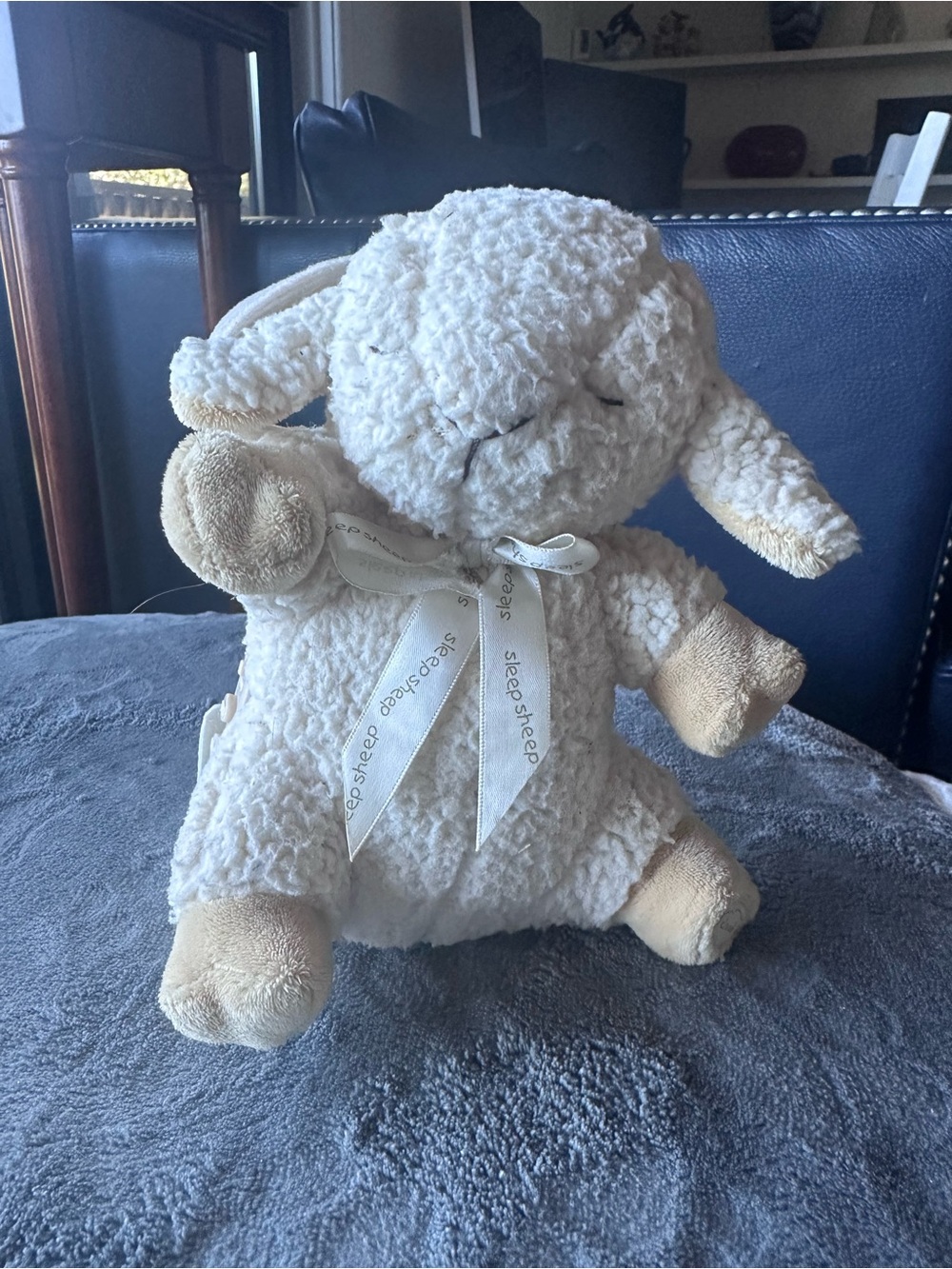Sleep Sheep Plush Lamb - Cream and Tan cloud b sound machine. Needs batteries.